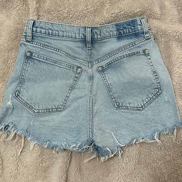 A&F Mom Short High Rise - Picture 2 of 2